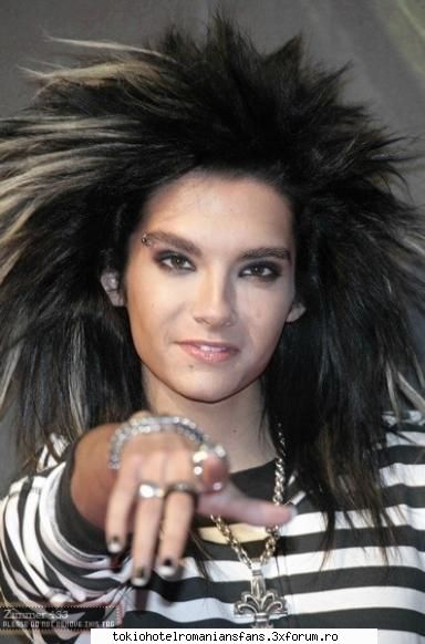 bill kaulitz sings tokio hotel: bill kaulitz sings german fans group tokio hotel to present their